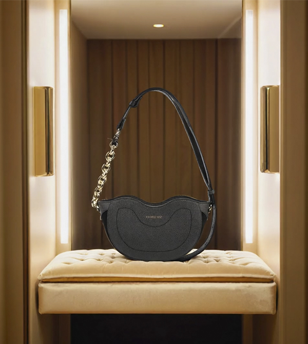 СОБЛАЗН НА ПЛЕЧЕ